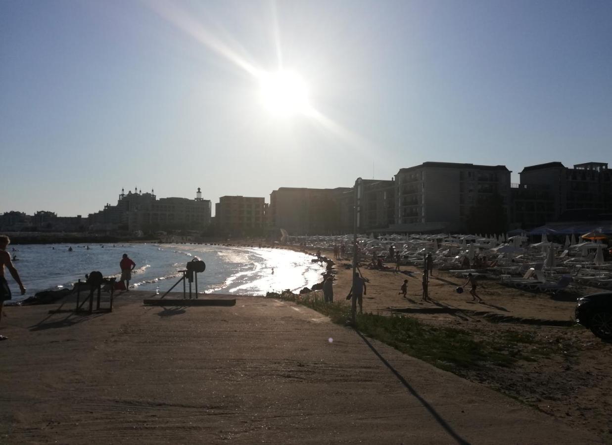 Sunny Day Apartment Pomorie Exterior photo